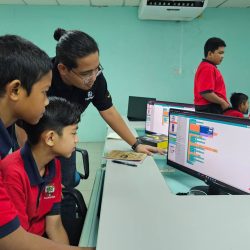 FELDA Community Robotics and programming bootcamp organized by Kolej Komuniti Kuantan for FELDA childrens.